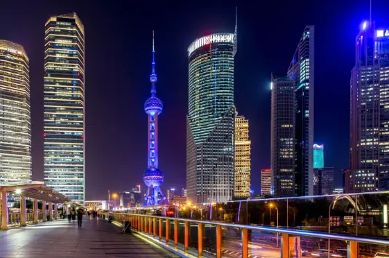 黄浦滨江滑板公园夜骑路线，魔都黄浦江畔看霓虹灯光秀